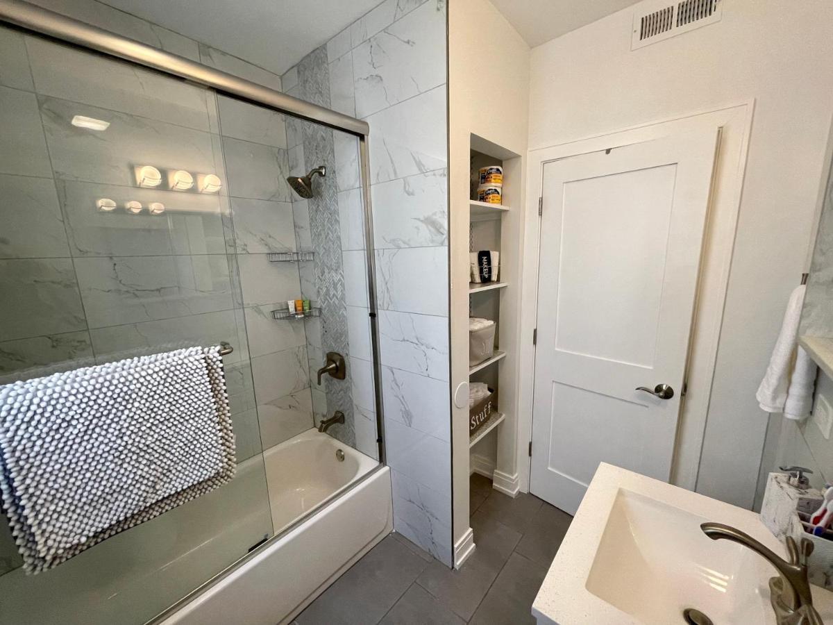 The Blue Golden Luxury Modern 3- Bedroom Apartment In Chicago Buitenkant foto